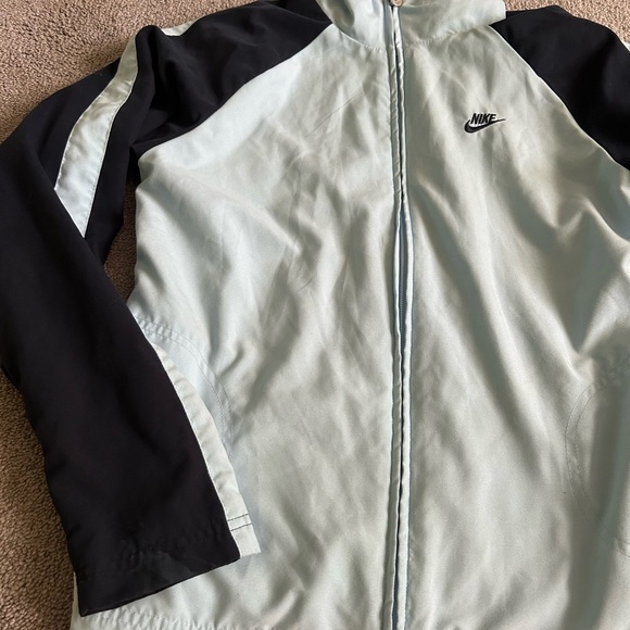Nike zip up jacket size small - Picture 2 of 3